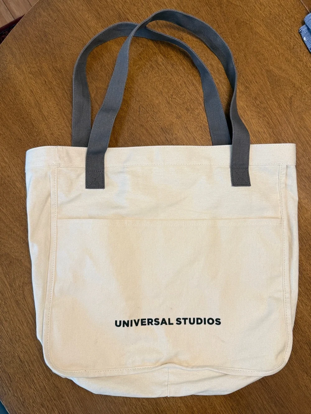 Universal Studios - How to Train Your Dragon Isle of Berk Canvas Tote
